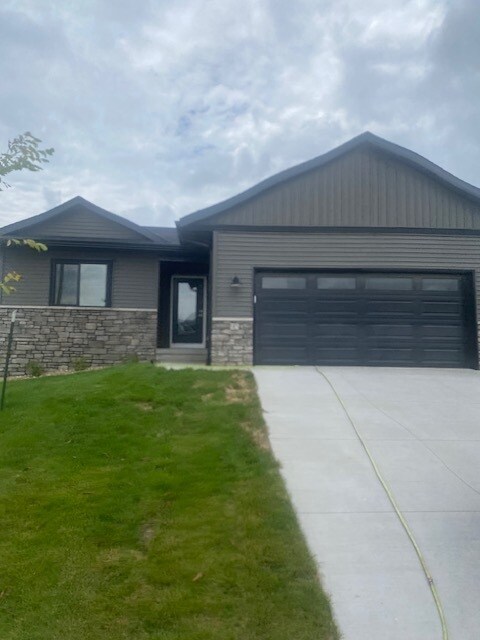 Foto principal - 122 Huntington Dr