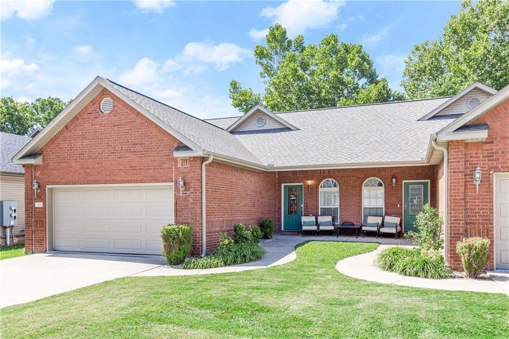 1519 NW Bell Royal Ct, Bentonville, AR 72712 Townhome Rentals in