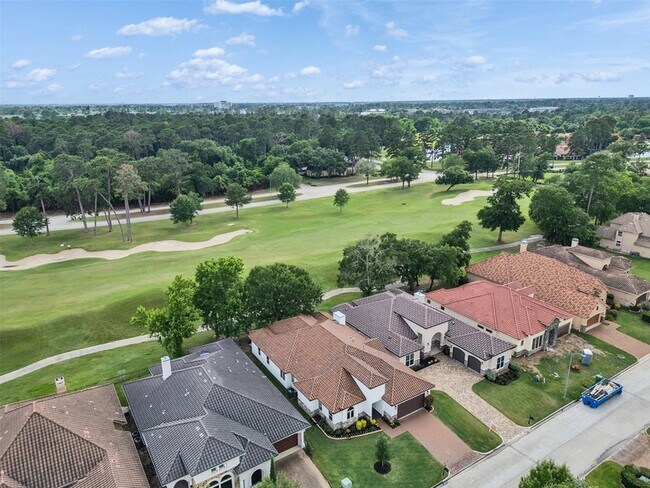 Foto del edificio - 16011 Bridges Fairway Ln