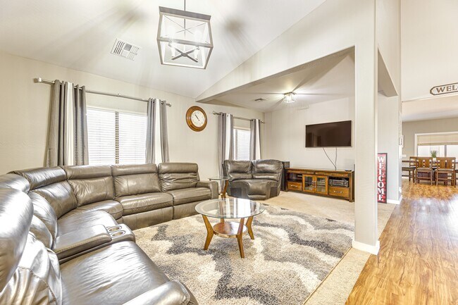 Foto del edificio - 3552 N Excalibur Pl