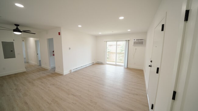 Massive Living Room Space with Balcony - Southgate Gardens Apartments