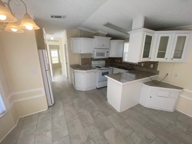 Building Photo - 4825-4A1A A1A S