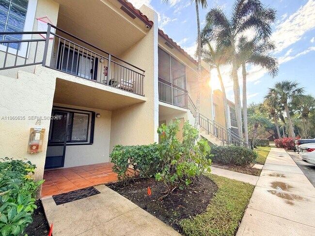 Foto del edificio - 440 Lakeview Dr