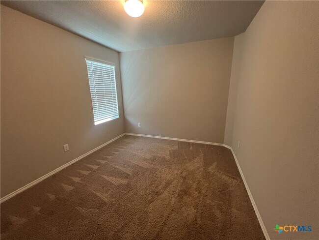 Building Photo - 2410 Moselle Ln