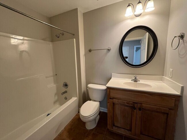 Building Photo - 5560 Crooked Creek Dr