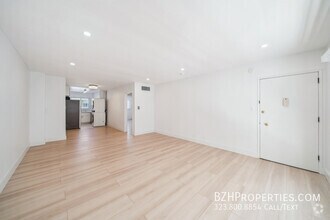 Building Photo - 326 Serrano Ave