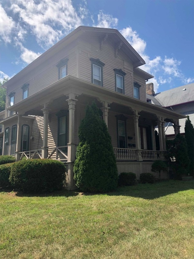 1003 Court St Unit 4, Saginaw, MI 48602 Room for Rent in Saginaw, MI