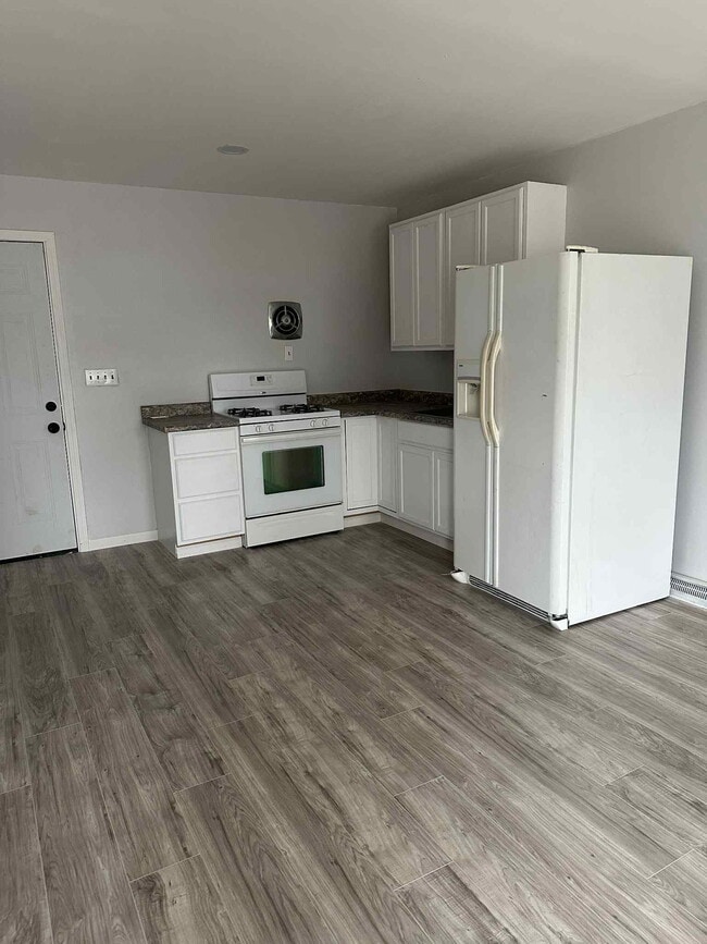 Building Photo - 15 Bougainville Dr
