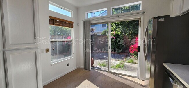 Foto del edificio - 5435 Quebec Common