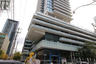 Building Photo - 161 Roehampton Ave