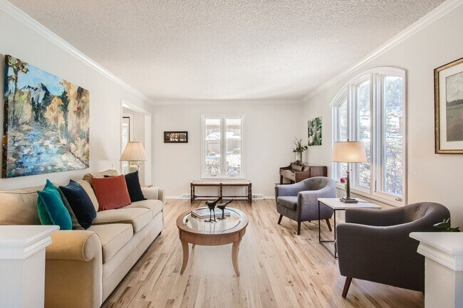 Foto del edificio - Modern 5 Bed/3.5 Bath Home in Devil's Thum...