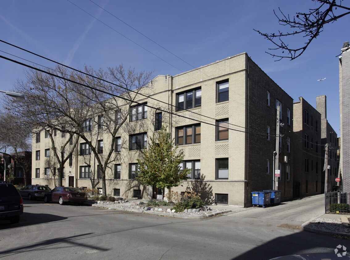 Building Photo - 1150-1156 W Cornelia Ave