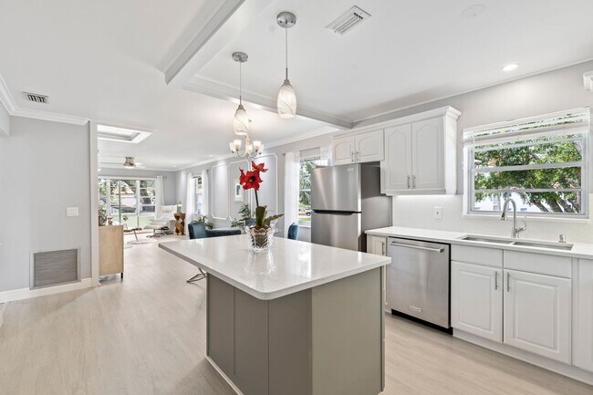 Foto del edificio - (55+) 2/2 Furnished Condo in Jensen Beach