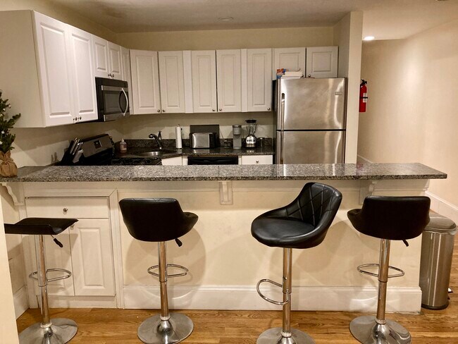 Building Photo - 55 Egmont St