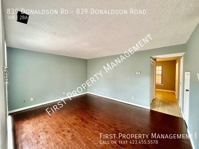Building Photo - East Ridge 3Bed/1.5Bath Duplex: Central AC...