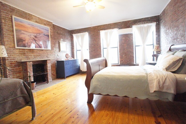 Building Photo - 2 W 131st St
