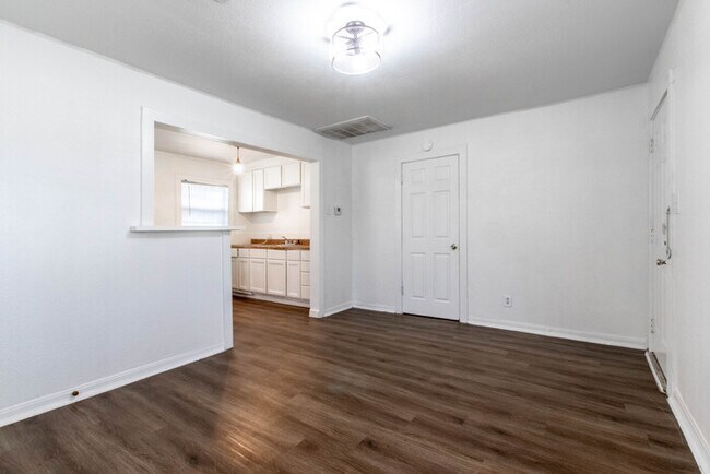 Foto del edificio - 2506 N Elm St