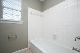 Building Photo - 379 Richvale Ln