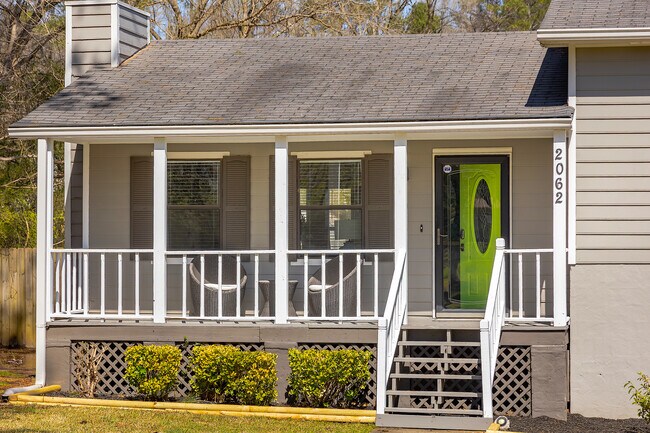 Foto del edificio - 2062 Woodbine Cir