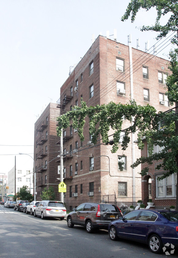 Building Photo - 1037 51st St