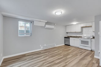 Building Photo - 1213 12th St