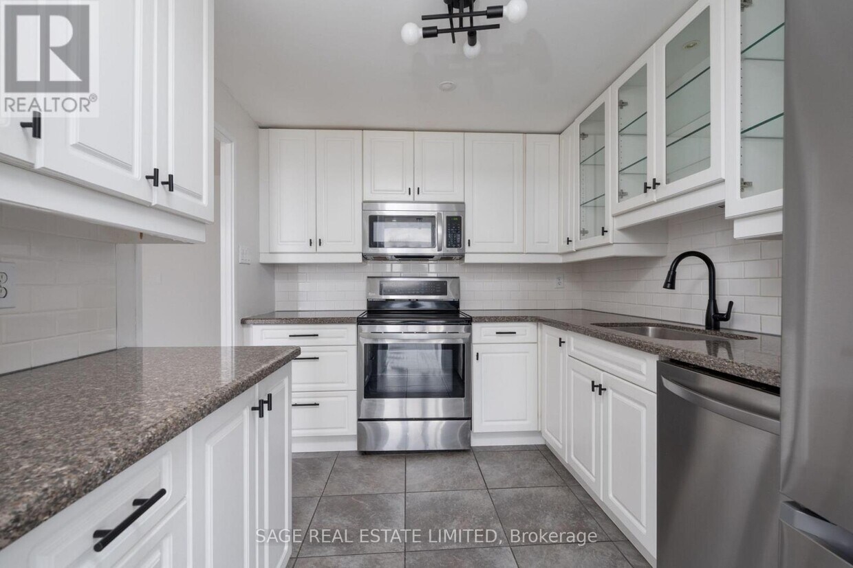 Photo principale - 30 Harding Blvd W