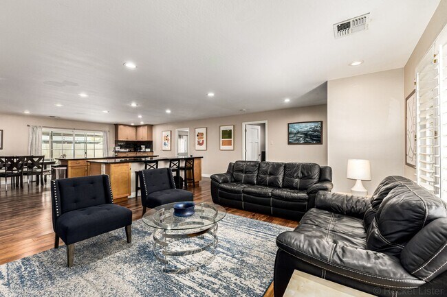 Foto del edificio - STUNNING 4 bed/2 bath Scottsdale Home- FURHISHED or UnFURNISHED