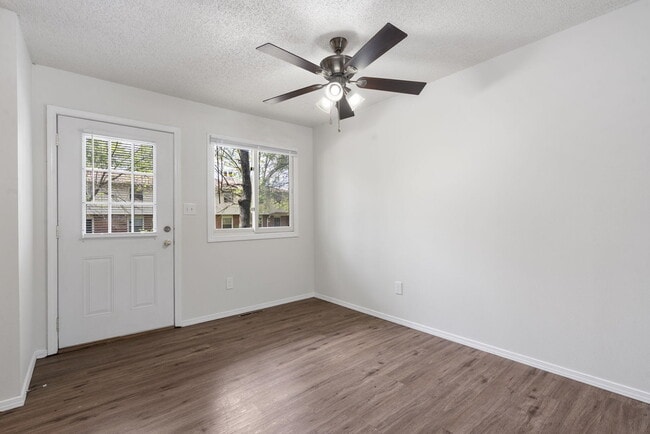 Foto del edificio - 1711 E Walnut Lawn St