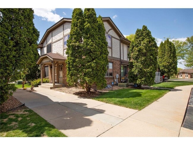 Plenty of green space - 1411 10th Ave E