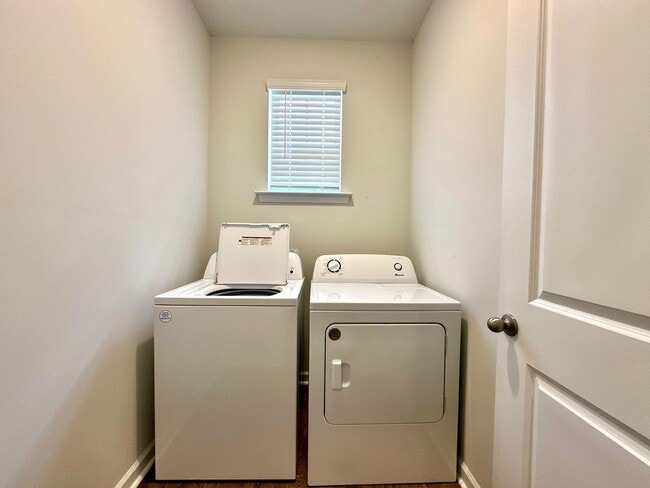 Building Photo - 3/2 home in Pine Hills in Cane Bay of Summerville!