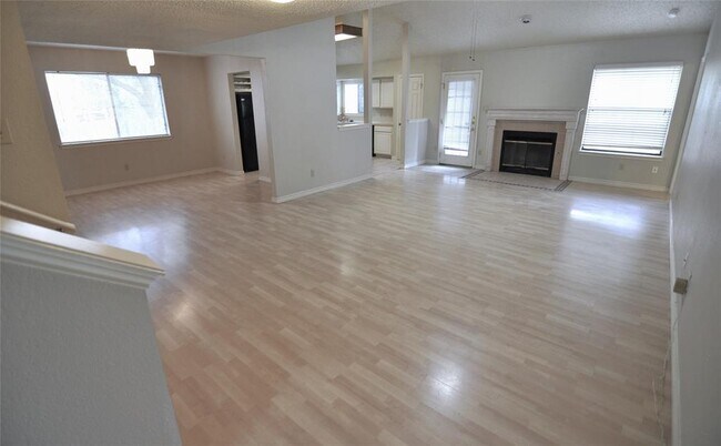 Building Photo - 13121 New Boston Bend