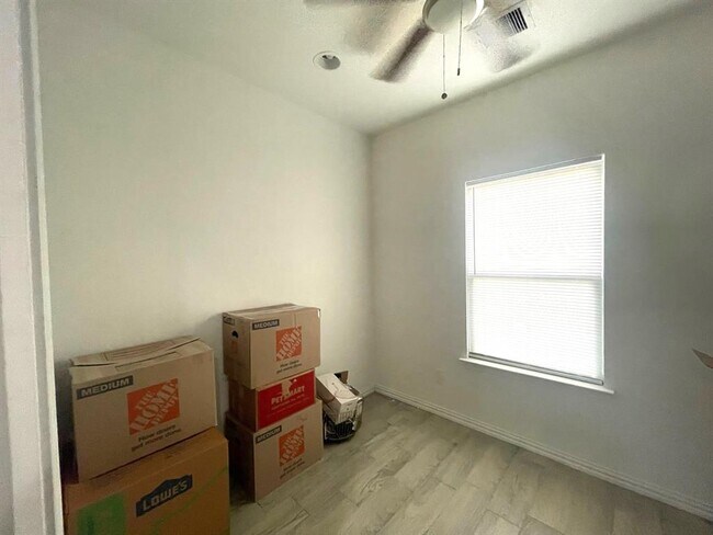 Foto del edificio - 4422 Luella Ave