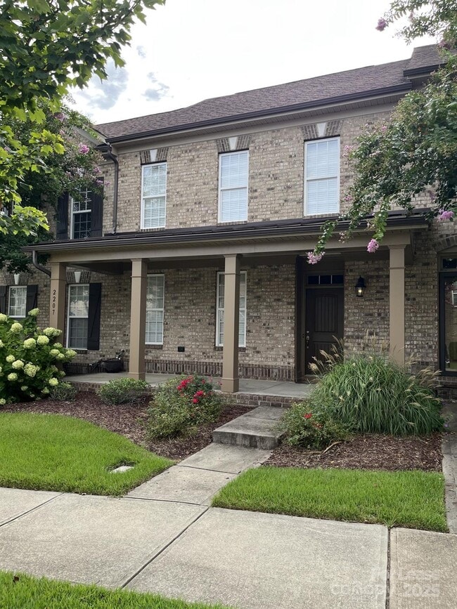 Building Photo - 2207 Eversham Dr NW