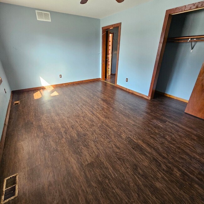 Foto del edificio - 2222 N Webster St