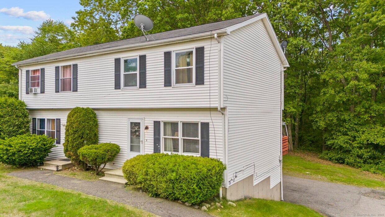 Primary Photo - 53 Stonewall Ln
