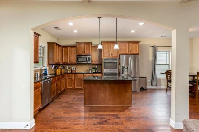 Building Photo - 2183 Bandera Dr