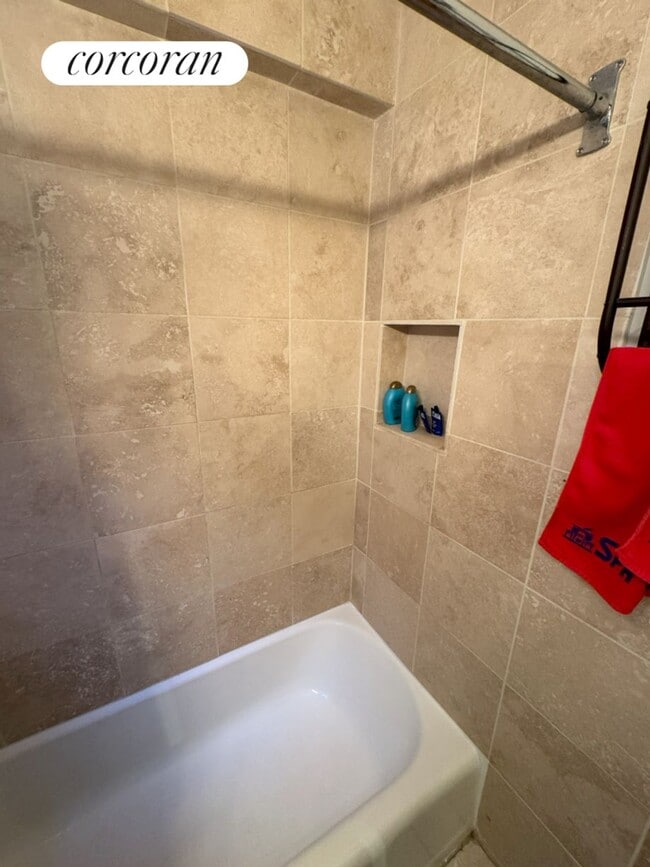 Building Photo - 330 E 70th St