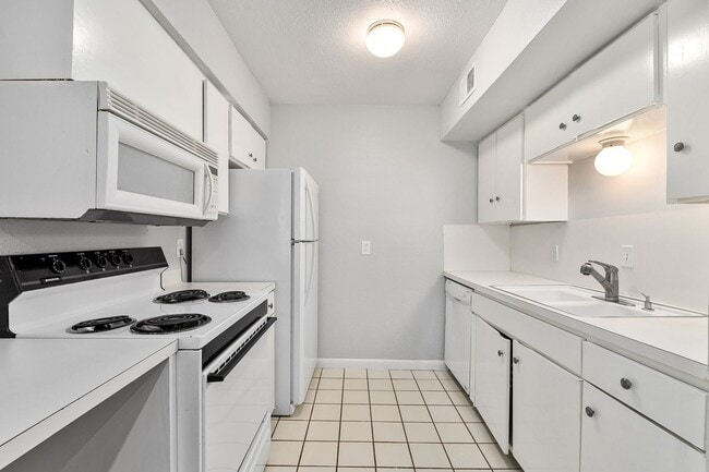 Foto del edificio - Great for Roommates!