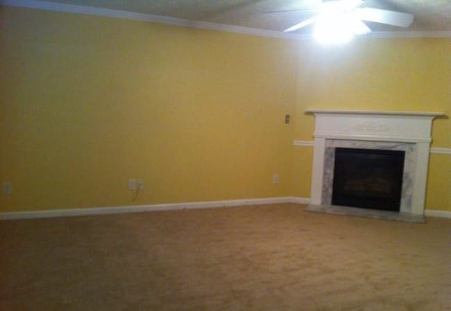 Building Photo - 146 Springbottom Dr SE