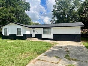 Building Photo - 7523 SW 81st St