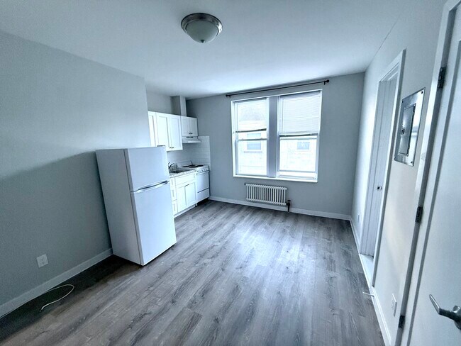 Foto del edificio - 241 E Broadway