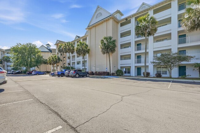 Foto del edificio - Ground-Floor Unit at Florida Club!