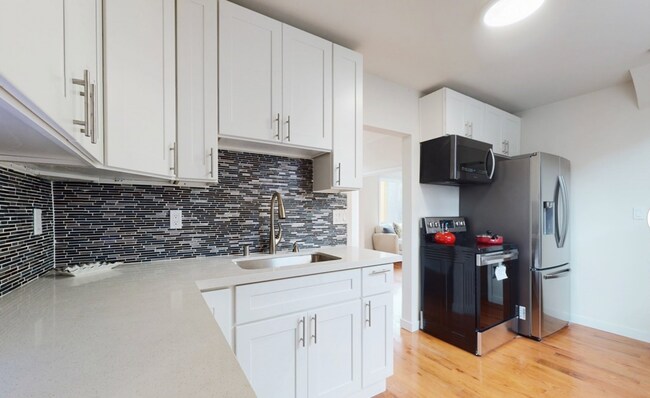 Building Photo - 1211 S Holgate St