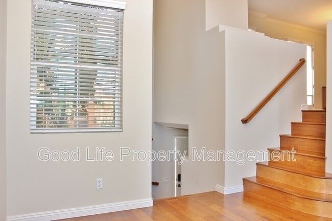 Building Photo - 2917 Villas Way
