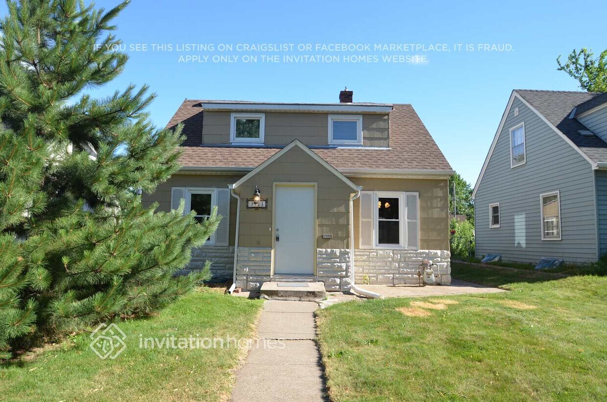 Primary Photo - 1923 Arlington Ave E