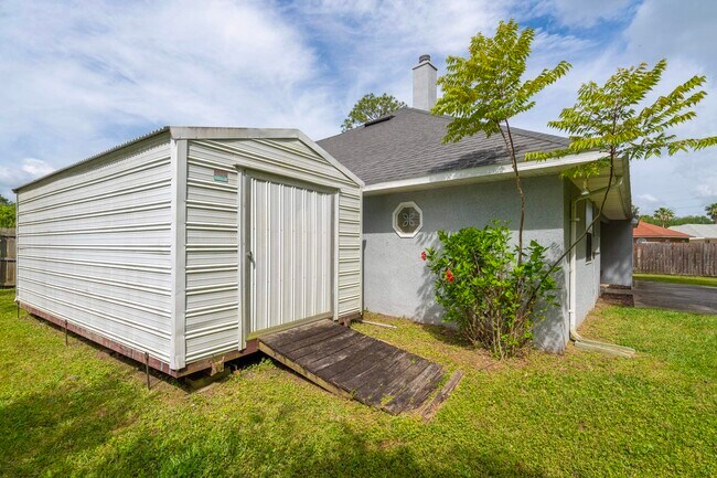 Foto del edificio - 2116 Wood Stork Ave
