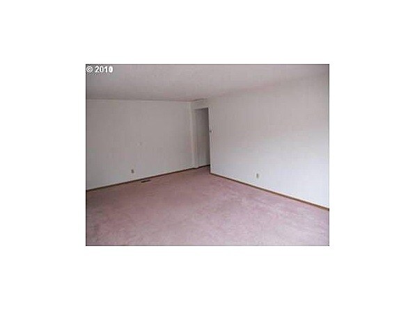 Foto del edificio - 12809 SE Stark St