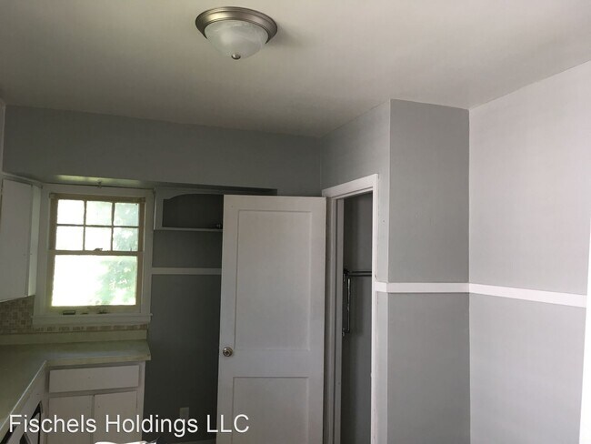 Building Photo - 2 br, 1 bath House - 228 Sherman