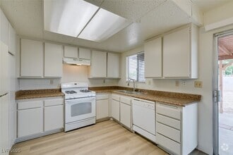 Building Photo - 4705 E Washington Ave