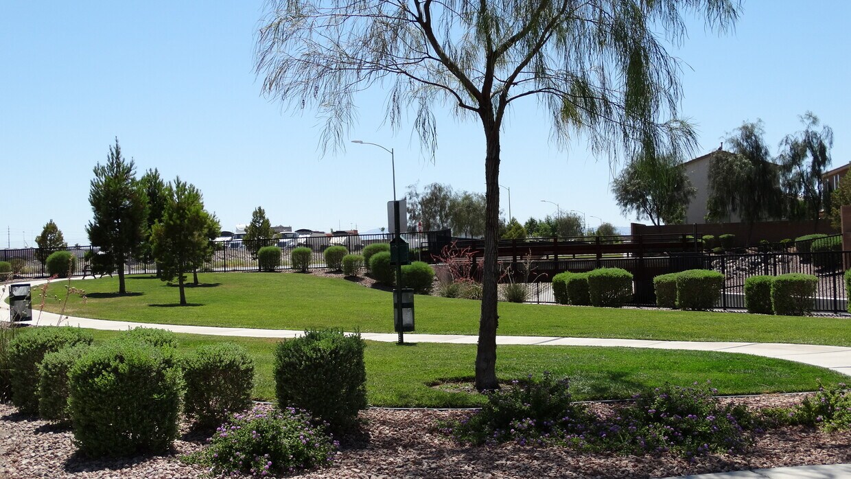 636 Palm Wash Ln, Henderson, NV 89011 House for Rent in Henderson, NV